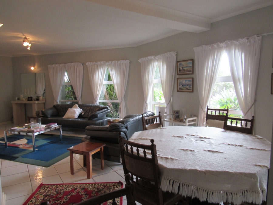 4 Bedroom Property for Sale in Wavecrest Eastern Cape